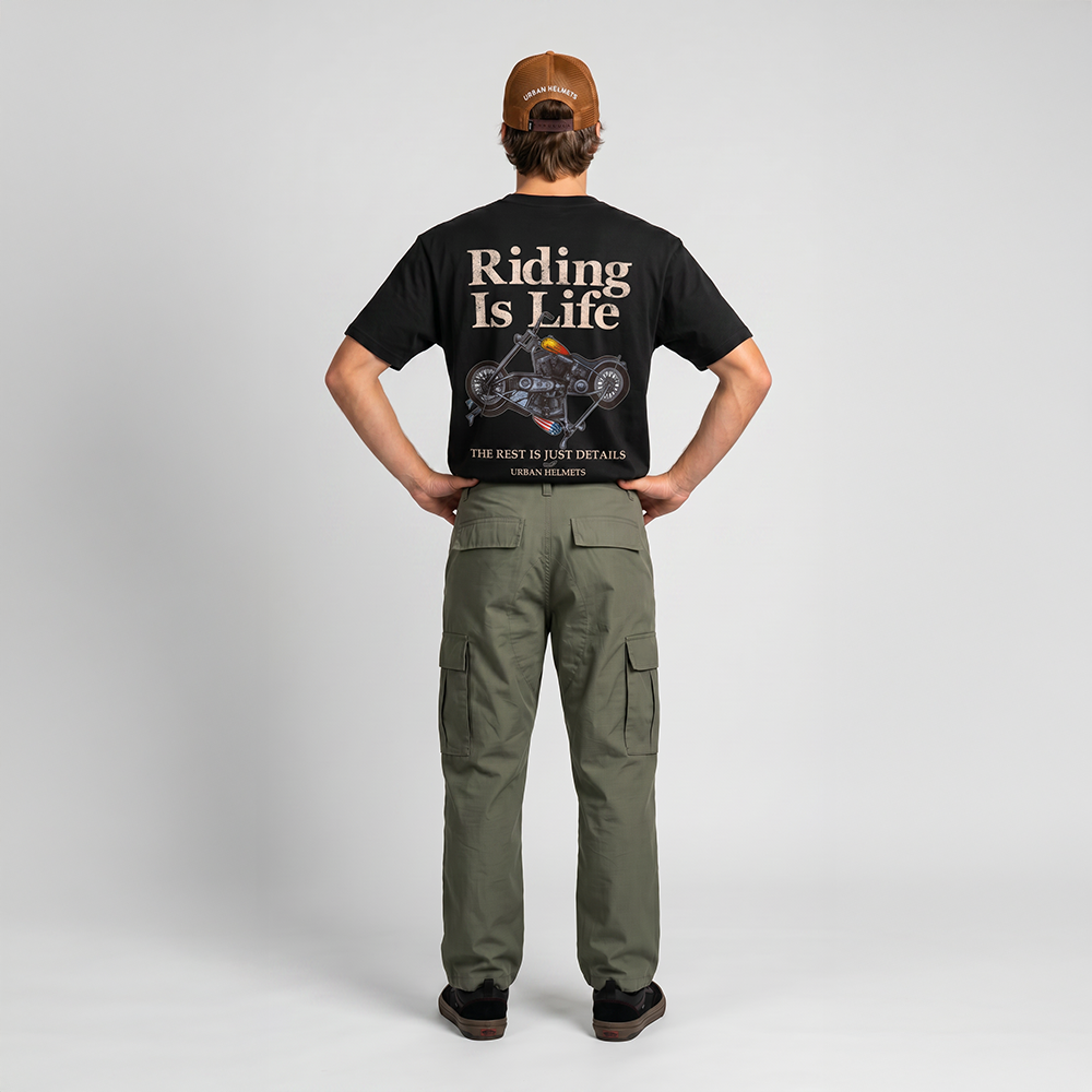 Camiseta Urban Black Riding Is Life